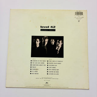 Level 42 – Level Best (A Collection Of Their Greatest Hits) LP mit OIS (NM) - schallplattenparadis