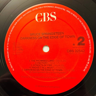 Bruce Springsteen – Darkness On The Edge Of Town LP mit OIS und Beiblatt (VG+) - schallplattenparadis