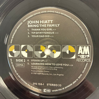 John Hiatt ‎– Bring The Family LP mit OIS (VG+) - schallplattenparadis
