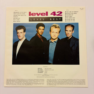 Level 42 – Level Best (A Collection Of Their Greatest Hits) LP mit OIS (NM) - schallplattenparadis