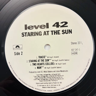 Level 42 – Staring At The Sun LP mit OIS (NM) - schallplattenparadis