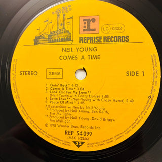 Neil Young ‎– Comes A Time LP (VG+) - schallplattenparadis