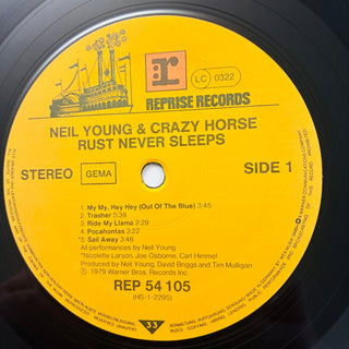 Neil Young & Crazy Horse ‎– Rust Never Sleeps LP (NM) - schallplattenparadis