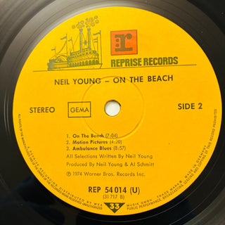 Neil Young – On The Beach LP (VG+) - schallplattenparadis