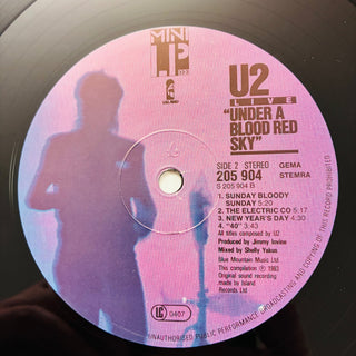 U2 – Under A Blood Red Sky (Live) LP (VG+) - schallplattenparadis